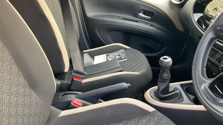 Toyota Aygo X 1.0 VVT-i Edge 5dr Petrol Hatchback